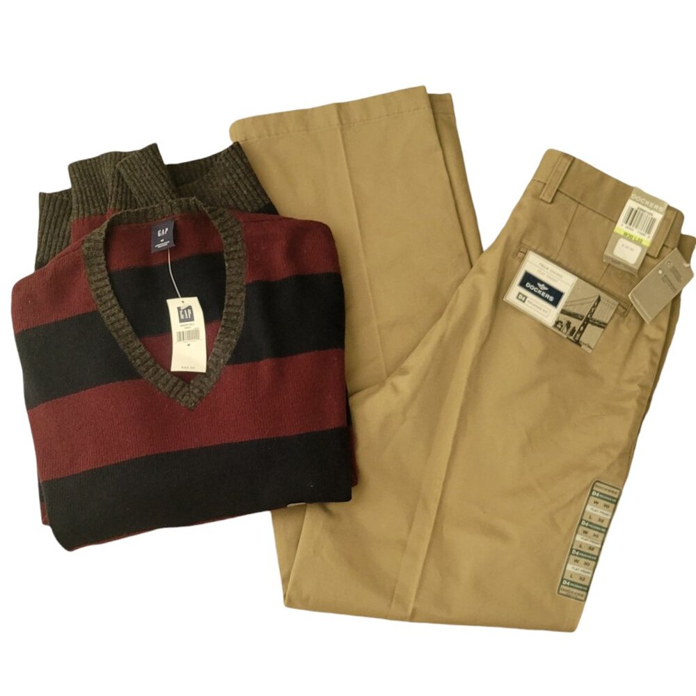 Bundle of Men's Gap Wool Blend Sweater and Dockers Khaki Pants New with Tags